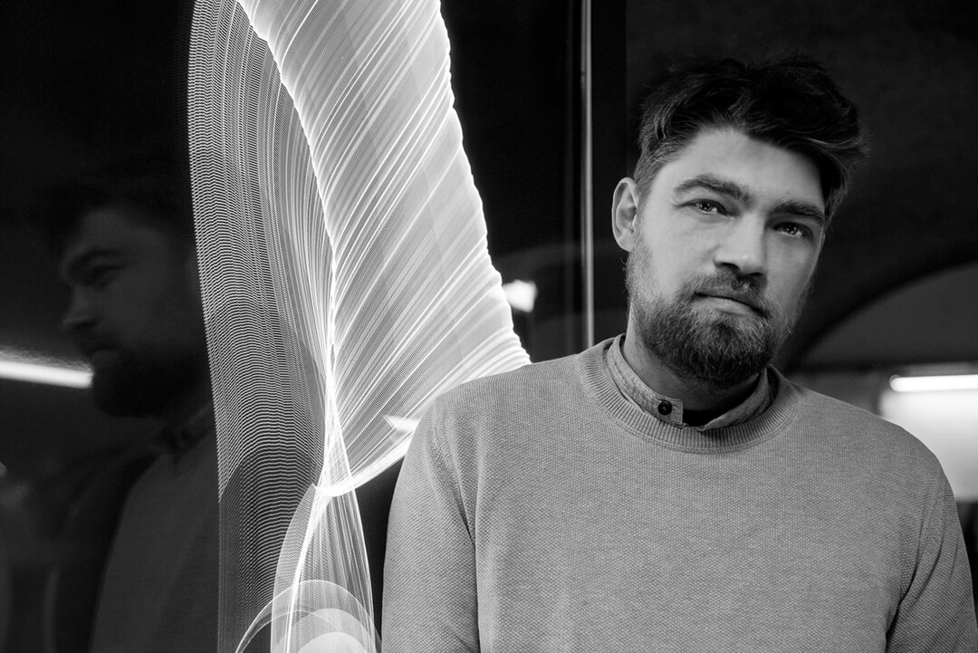 Fabian Gatermann l�dt zu einem Atelierbesuch ein. Seine Arbeiten sind formal der konkreten Kunst zuzuordnen und besch�ftigen sich vorrangig mit den zwei Ph�nomenen Licht und Wachstum.&nbsp;