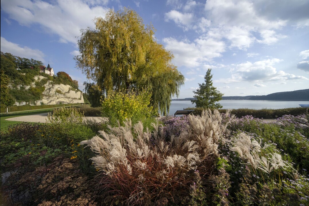 Der 1. Preis geht an die "Neuen Ufer Überlingen", die anlässlich der städtebaulichen Neustrukturierung und Gartenschau von relais Landschaftsarchitekten entwickelt wurden.